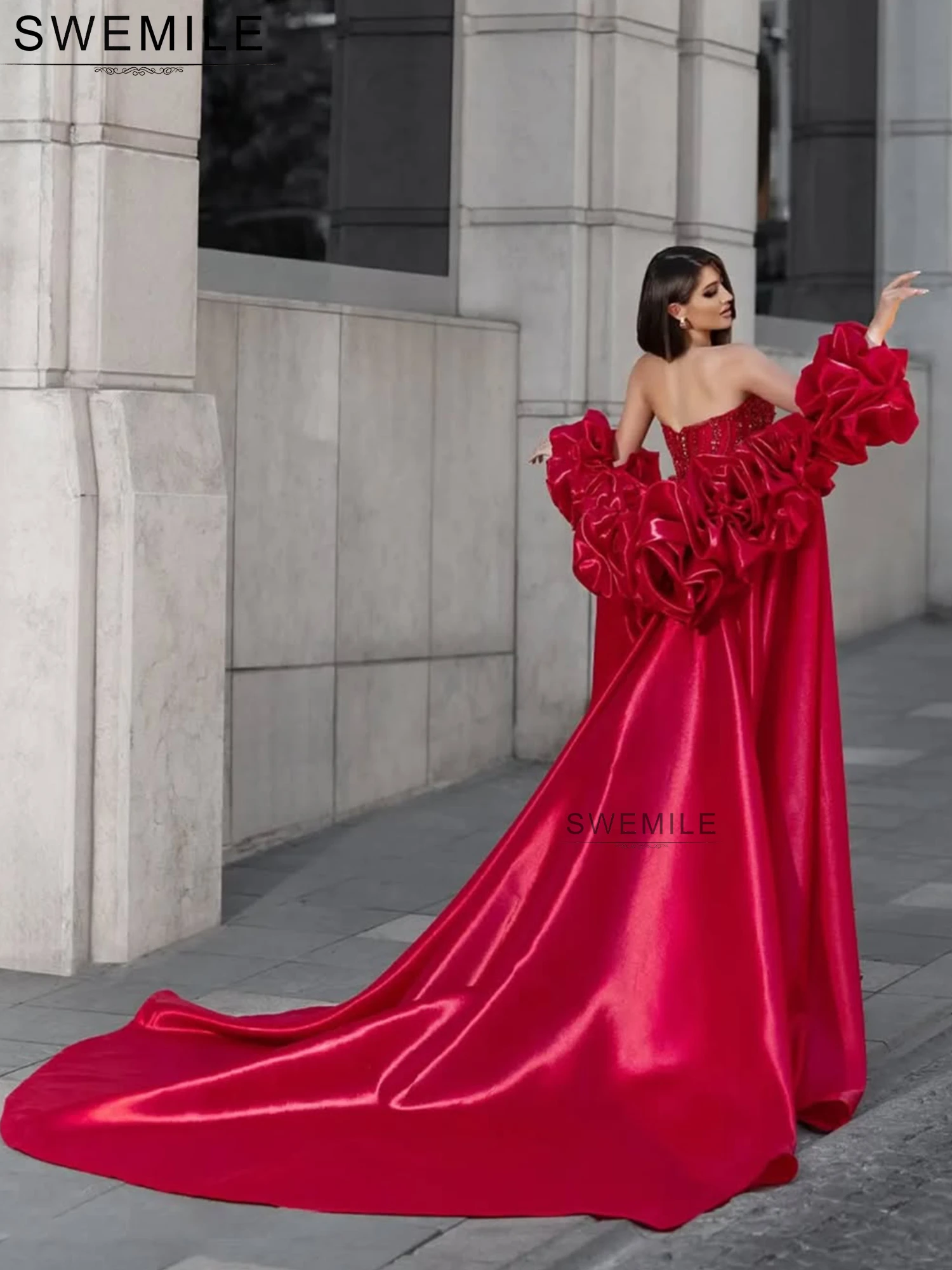 SWEMILE Perlen trägerlose Meerjungfrau-Abendkleider, handgefertigte Blumen, Cape-Ärmel, formelle Party-Abschlussball-Kleider, individuell gestaltet, 2025