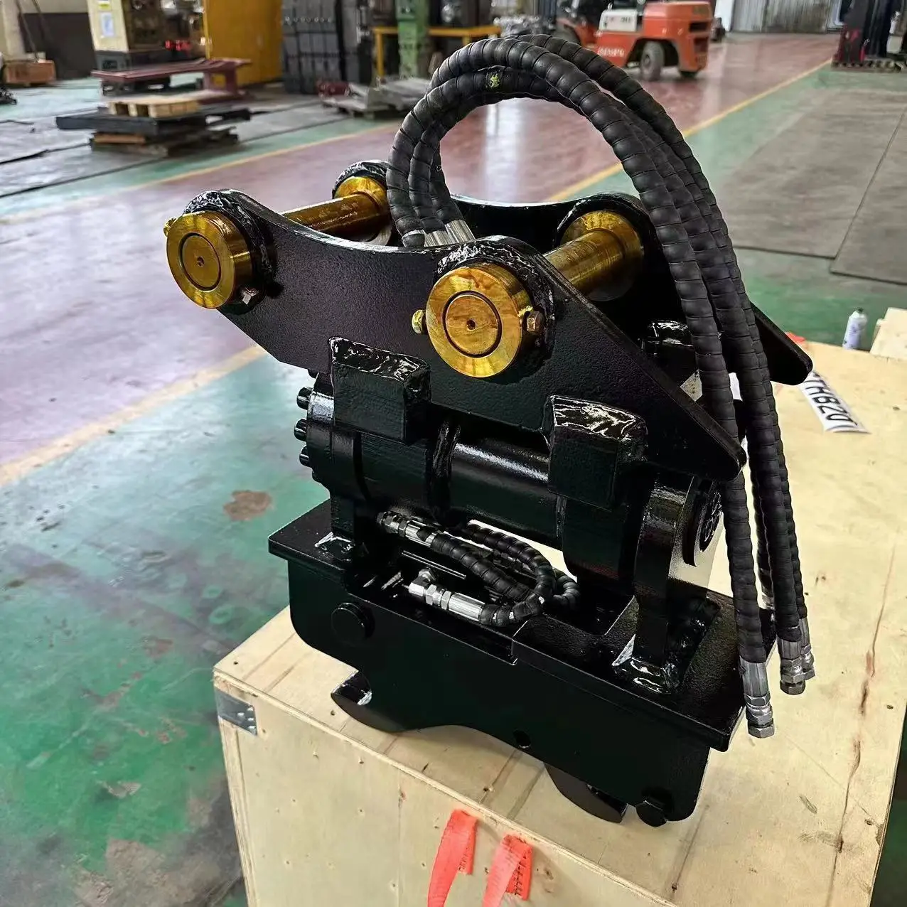 Hydraulic quick hooking device Tilt rotator quick hooking device Tilt rotation fast hooking device