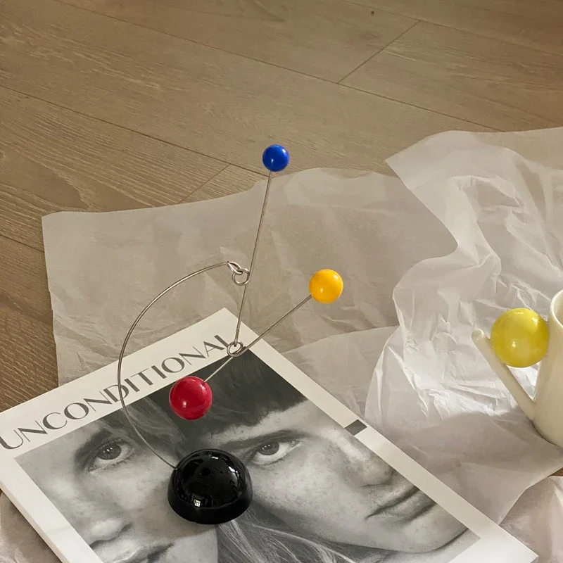 Desk Mobiles Calder Desk Balance Device Dynamic Sculpture Decoration Ins Niche Art Decoration