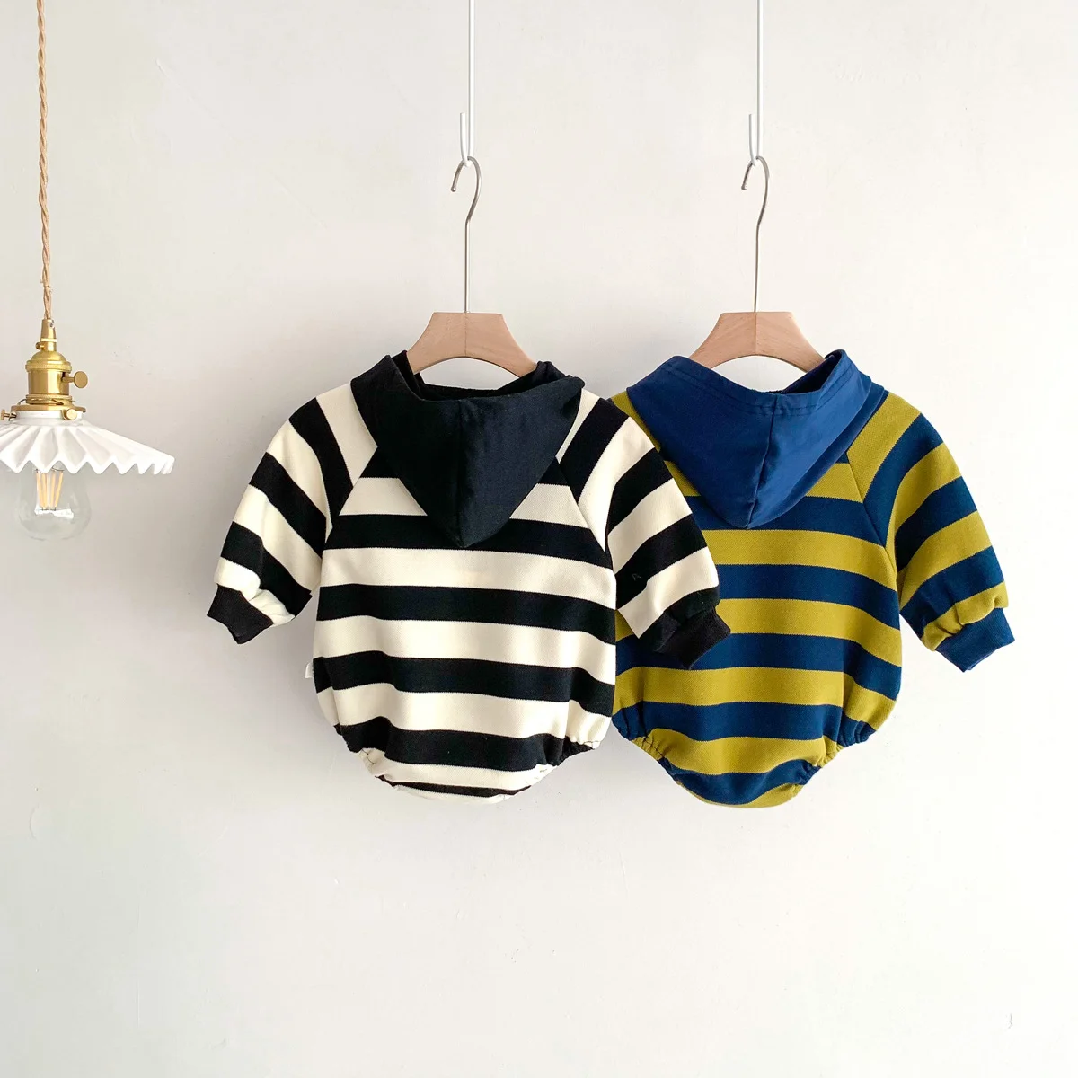 Ins ملابس أطفال على الطراز الكوري للخريف والشتاء بذلة مخططة بغطاء للرأس للأولاد والبنات مطابقة الألوان الغربية- #2