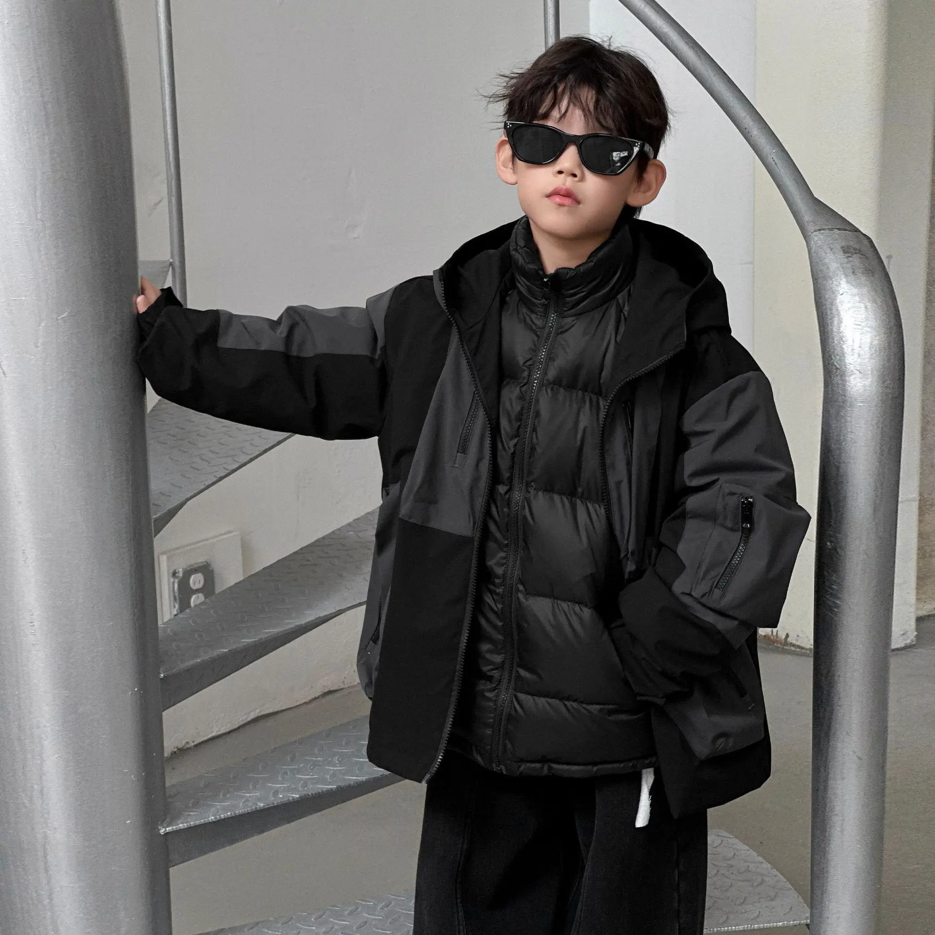2025 New Children's Loose Handsome Stormtrooper Jacket Middle and Small Children's Hooded Warm Top Men's Autumn and Winter Coat