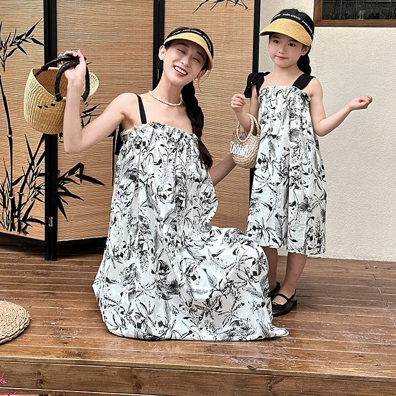 

Vacation Look Mother Baby Girls Equal Dresses Mom and Duaghter Beach Clothes for Women and Children Holiday Dress Summer 2024