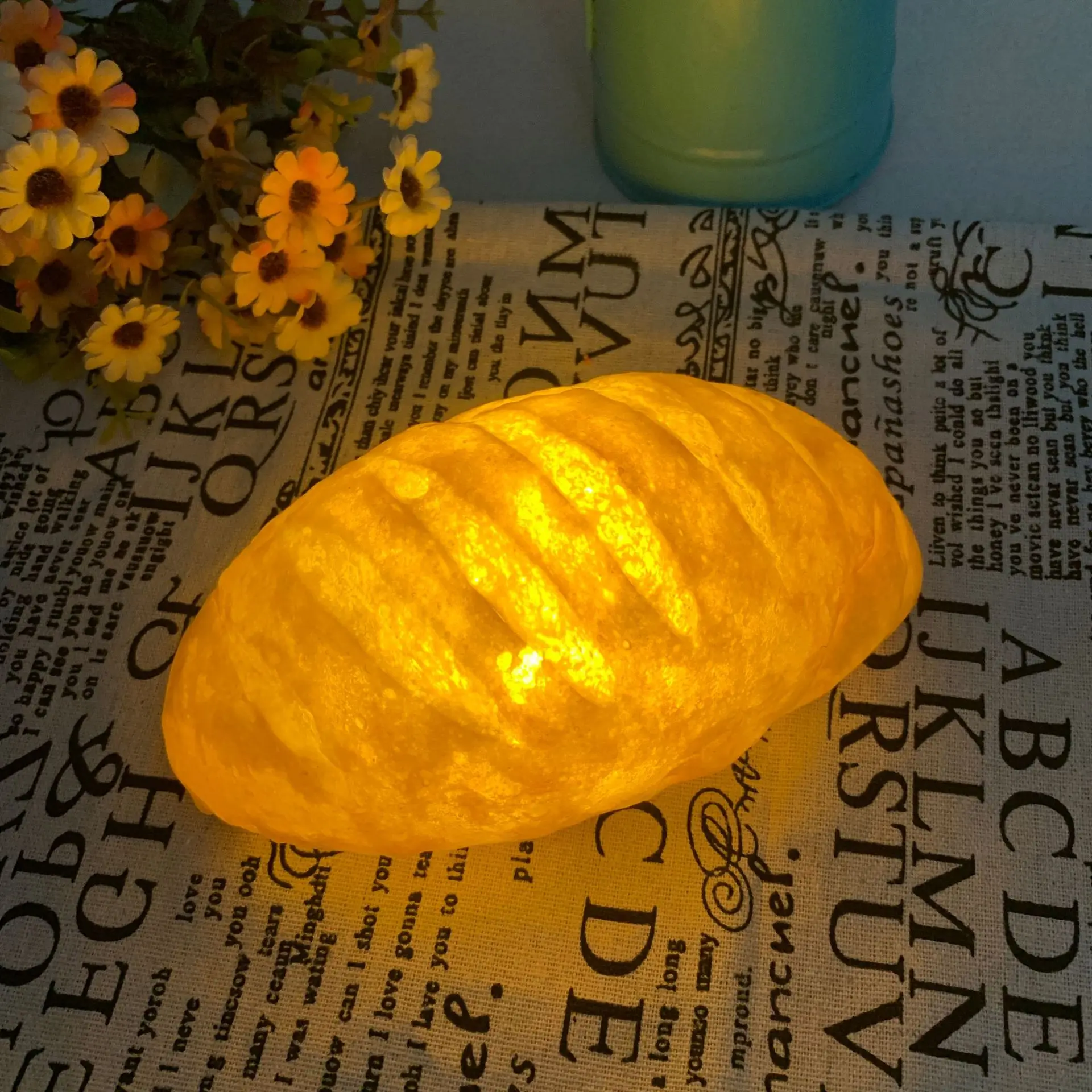 Artifical Croissant Bread Light Atmosphere Lamp LED Bread Lamp LED Night Light Cake Shop Decoration Great Gift