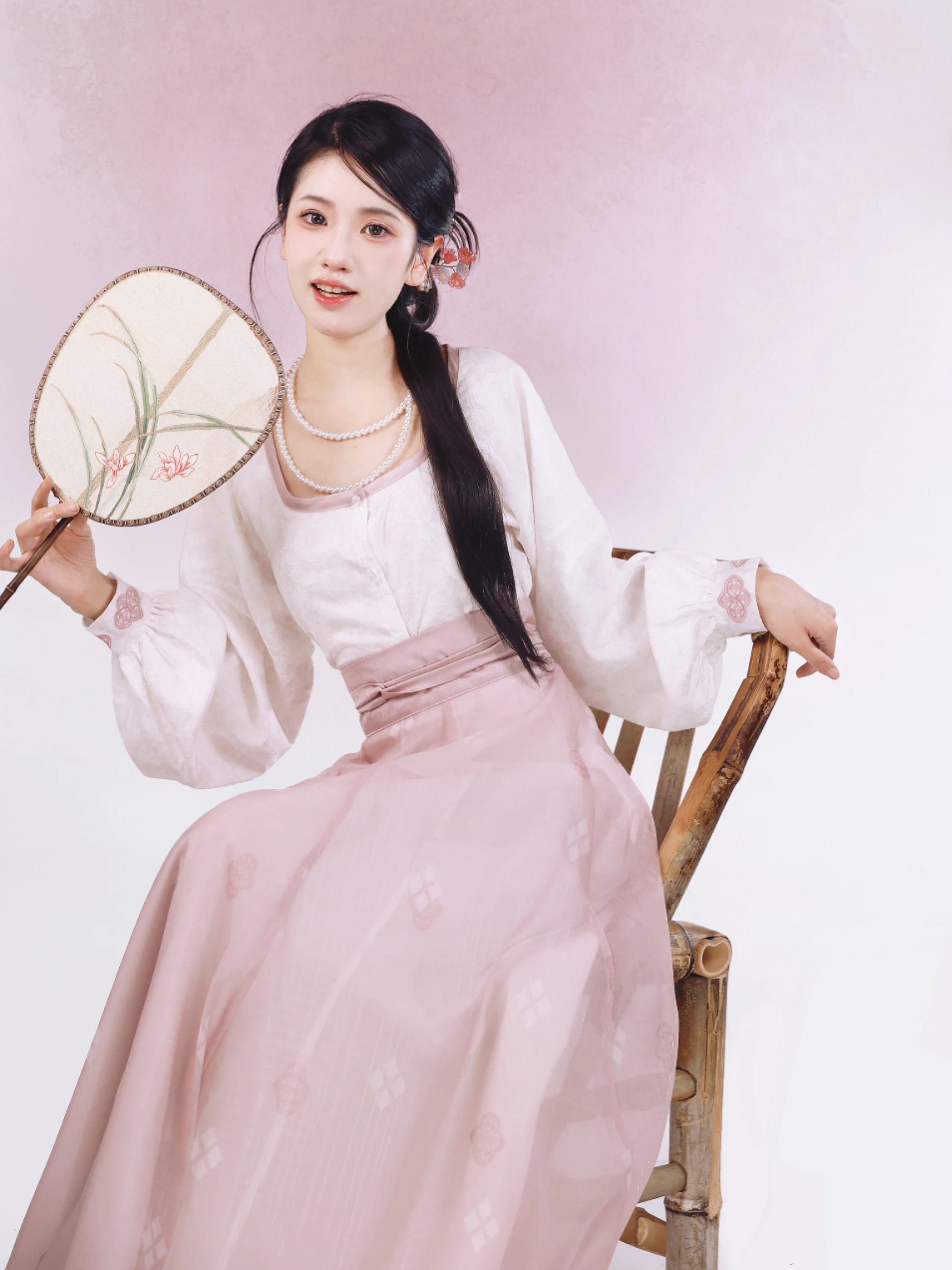 

Новый женский комплект Ханьфу в стиле династии Тан: розовое платье с круглым вырезом и юбка-миди, эксклюзивно онлайн.