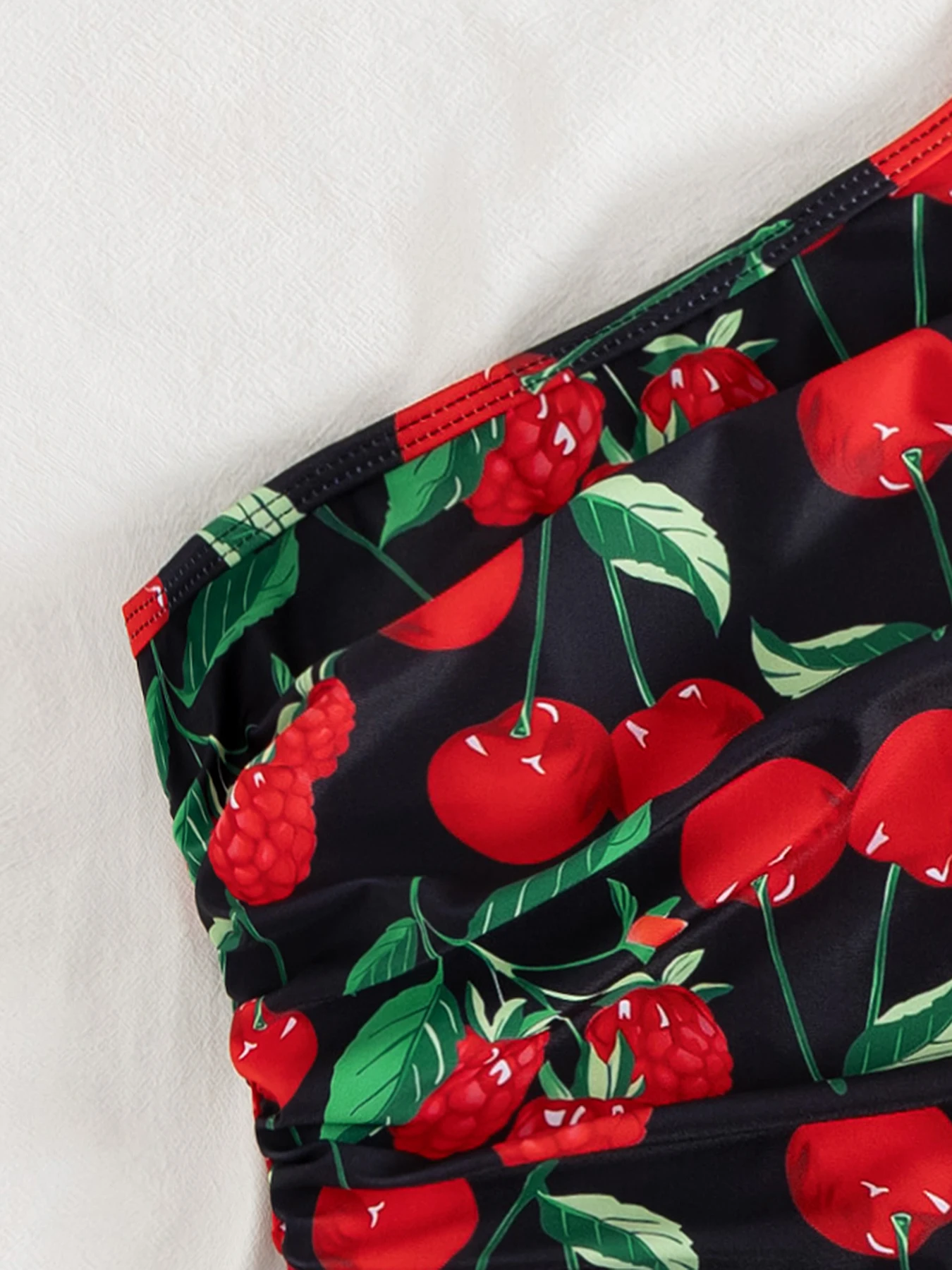 Strój kąpielowy jednoczęściowy z seksownym nadrukiem wiśni na rok 2025, asymetryczny krój, idealny na plażę, imprezy przy basenie, letnie wyjazdy i wakacje.