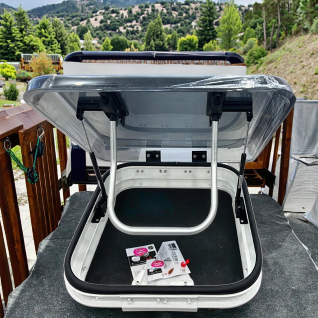 

High Quality Control Aluminum Alloy 500*500mm RV Skylight Caravan Acrylic Rv Skylight For Wholesale