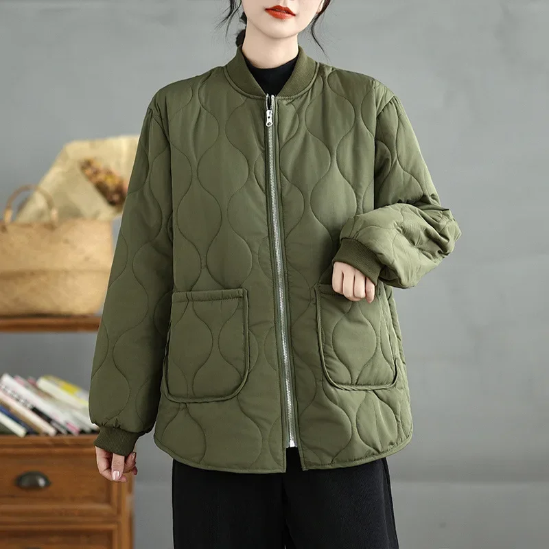

Легкая стеганая куртка для мам среднего возраста, женская одежда больших размеров, молнии, большие карманы, свободная посадка, повседневная модная теплая куртка