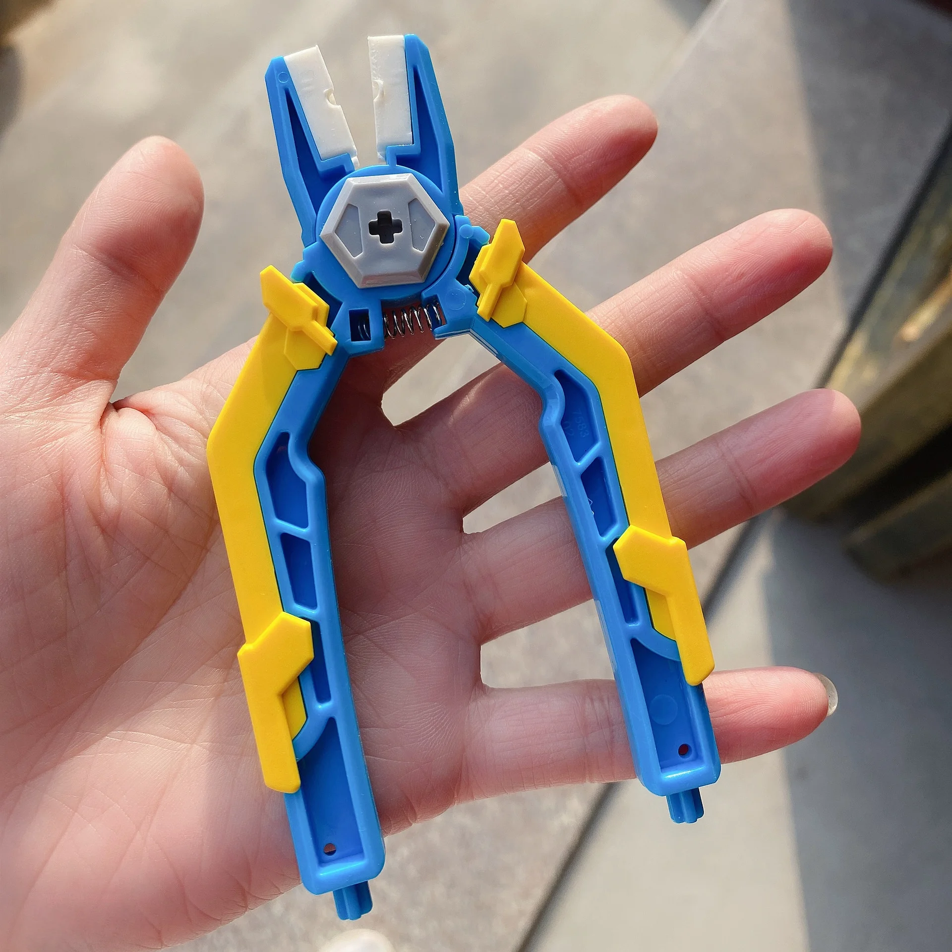 

Строительные блоки, инструмент для установки деталей, плоскогубцы для разборки, многофункциональные плоскогубцы, инструменты для удаления сепараторов, мелкие частицы, кирпичи