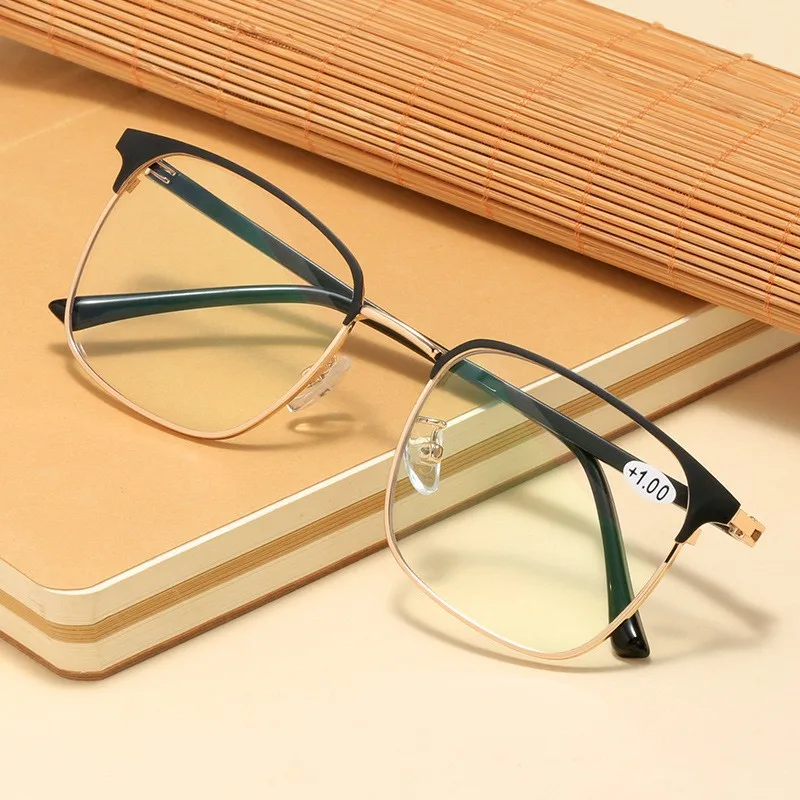 

Men's Dual-Use Reading Glasses Anti-Blue Light Smart Zoom Photosensitive Color Changing Glasses