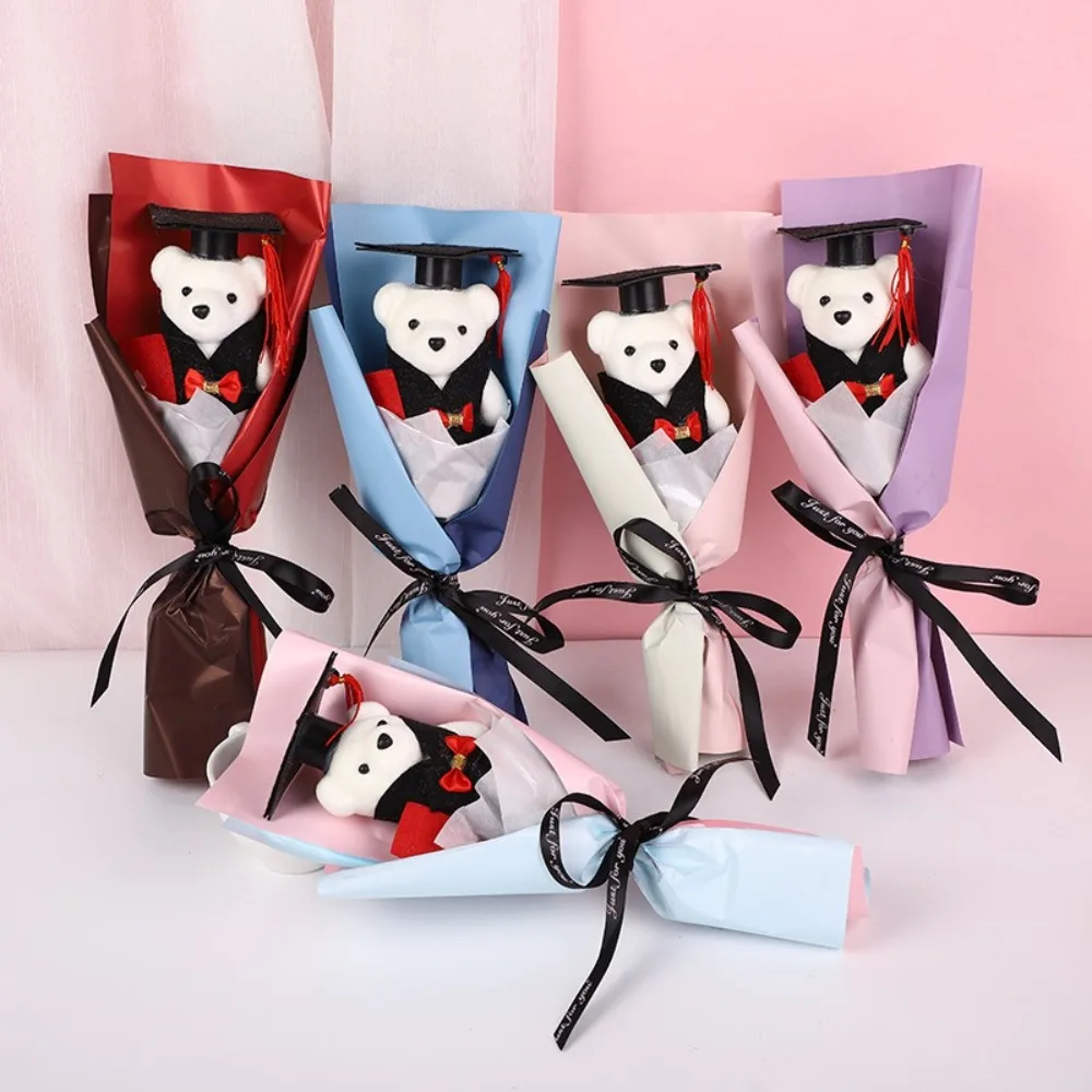 Tierstrauß, schicker Bärenstrauß für den Abschluss, hübsches Cartoon-Doktorbär-Spielzeug, elegantes Abschlussgeschenk zum Valentinstag