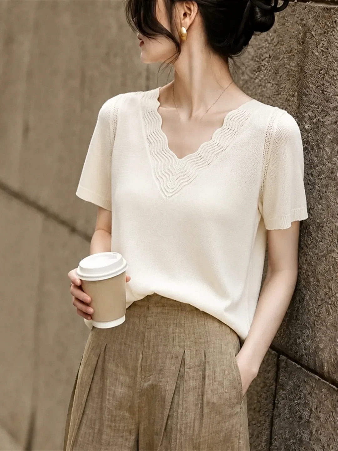 

Ladies' Gentle Style V-Neck Short Sleeve Knitwear Ice Silk Slimming Versatile Commuting Summer Lazy Ice Silk Knitted Shirt