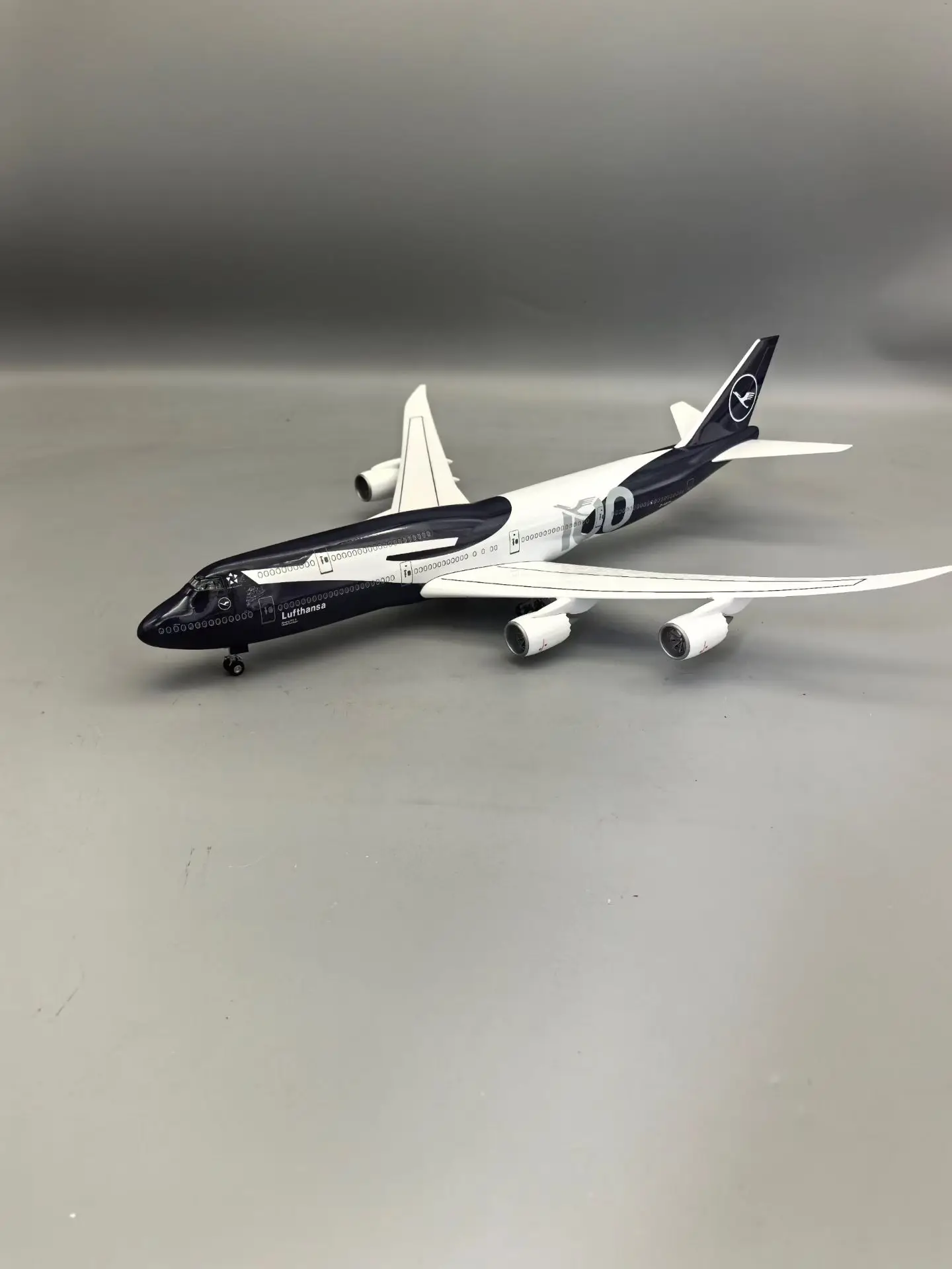 New 1/150 Large Scale Lufthansa B747 100 Years Collectible Resin Airplane Model Kit With Stand ＆Wheels For Collections Displays