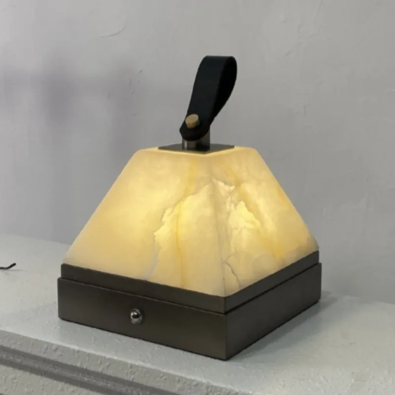 

Американские роскошные торшеры, ручные лампы для похлопывания, прикроватные тумбочки, вилла, кафе, уличное освещение, небольшая прикроватная тумбочка для кемпинга