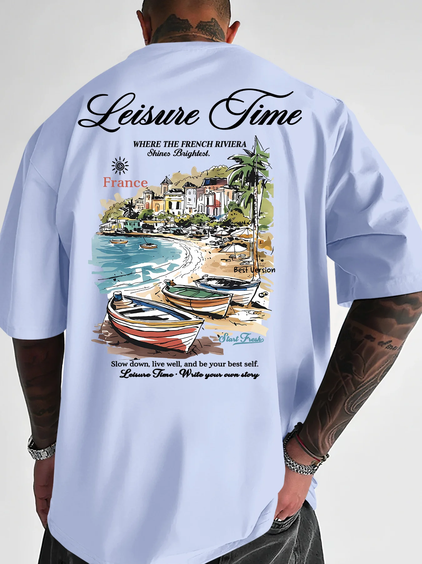 Herren-T-Shirt im Urlaubsstil mit französischem mediterranem Stadt-Design aus atmungsaktiver 100% reiner Baumwolle für den Sommer – Detail 2