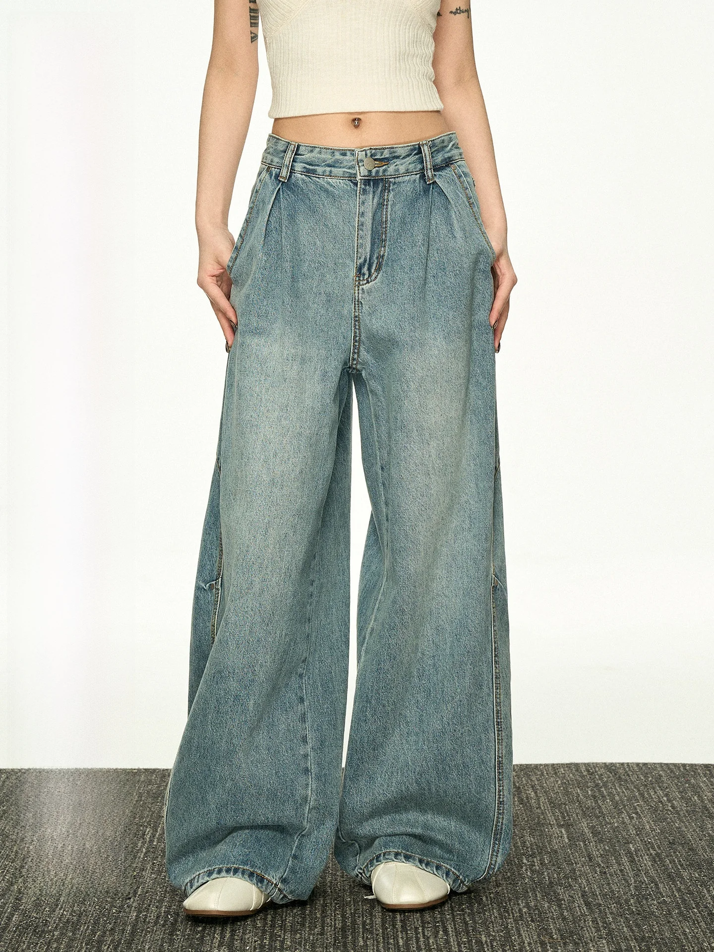 

Джинсы Aaisup в американском ретро-стиле, с эффектом потертости, женские, весна-осень, с высокой талией, широкие прямые штанины, стройнящие, длинные брюки