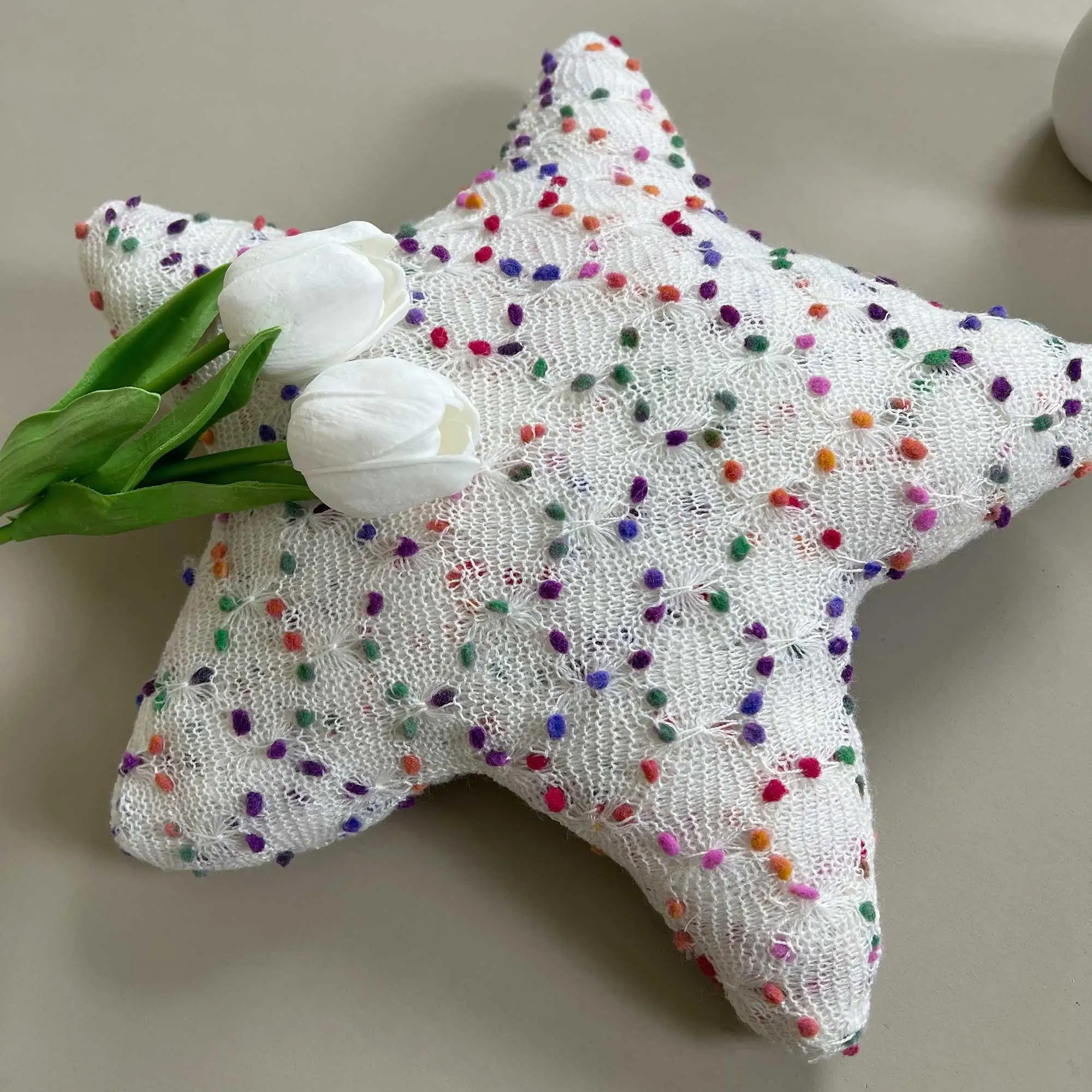 

Cute Pentagon-shaped Pillow, Soft Suitable For The Sofa, Car, And Bed, With White Rainbow Dots. Lumbar Cushion