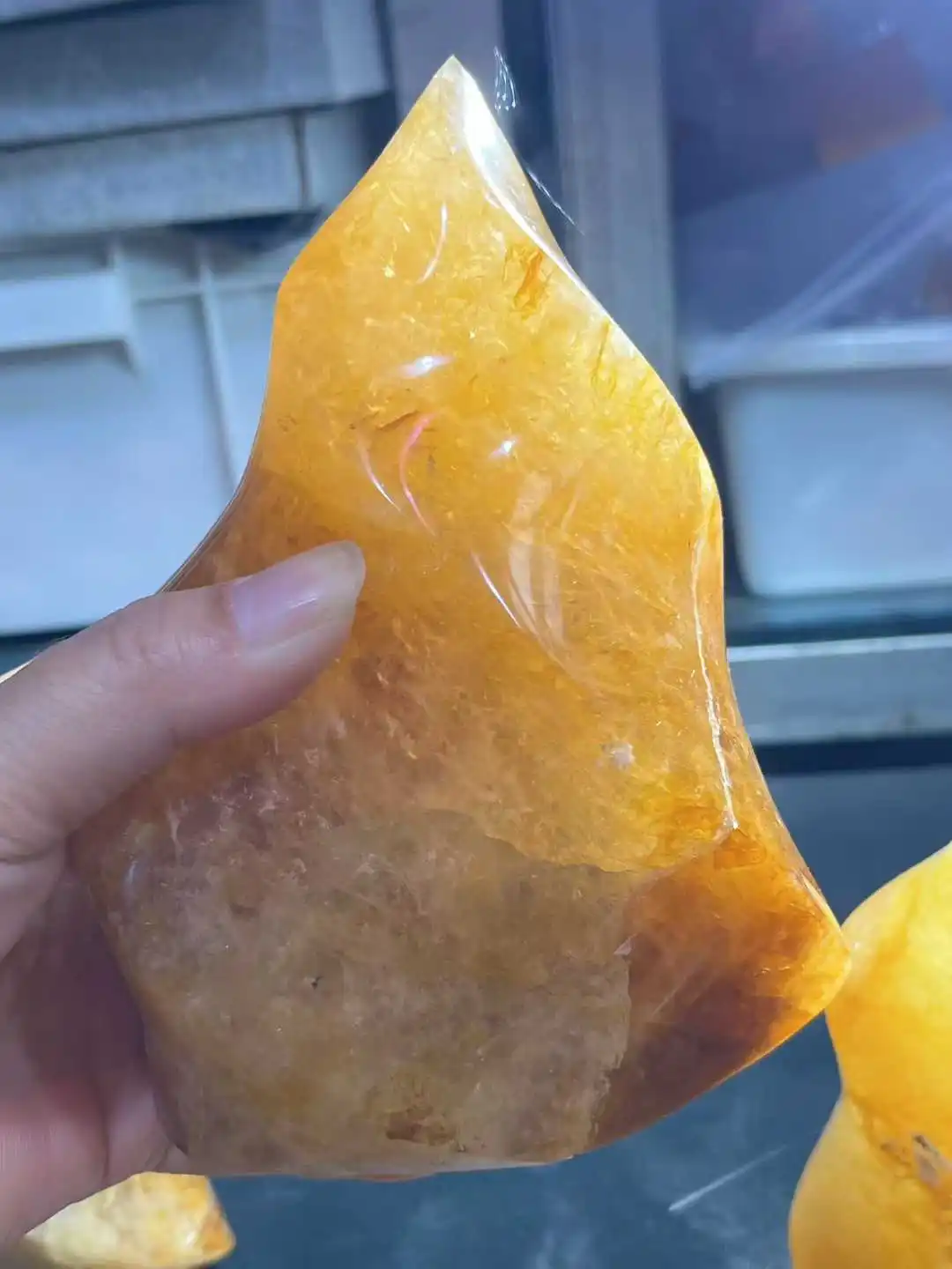 200-400g Natural Yellow Fire Quartz Crystal Stone Flame Mineral Rocks Torch Feng Shui Decorations Living Room Decor Collectibles