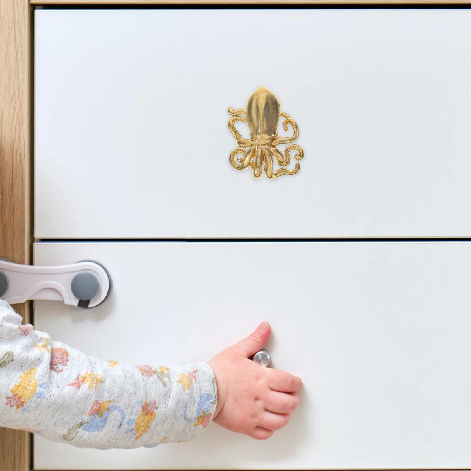 

Brushed Brass Octopus Cabinet Knob Vintage Furniture Handle Steampunk Drawer Pull Sea Glass Design Wall Mounted Ring Hardware