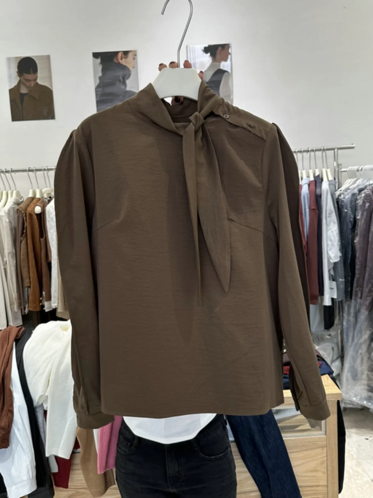 

Модная женская рубашка с пуговицами на плечах, боковым бантом, прямым кроем, длинными рукавами и воротником, стандартной длины