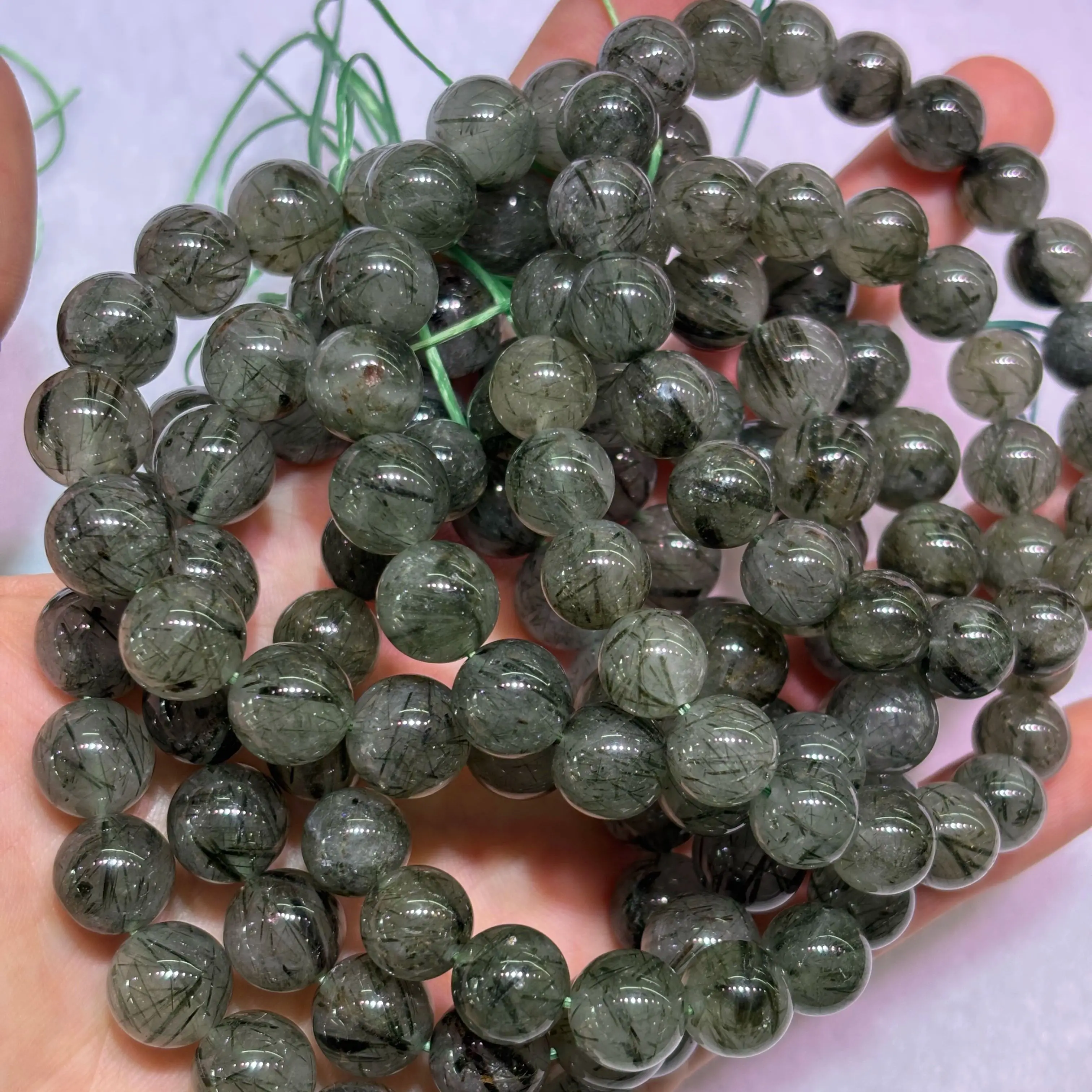 Wholesale Natural Cost-effective Green Rutilated Quartz Round Beads Bracelet Fashion Jewely Loose Beads For Making Diy Gifts
