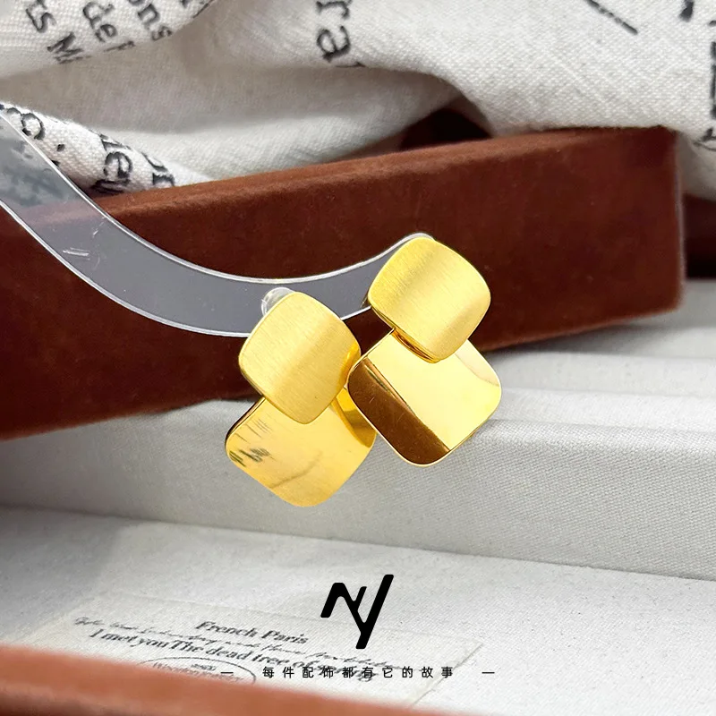 

Niche Design Sense 9999 24K Real Gold Frosty Earrings Personality Temperature Brushed Earrings Simple and Fashionable
