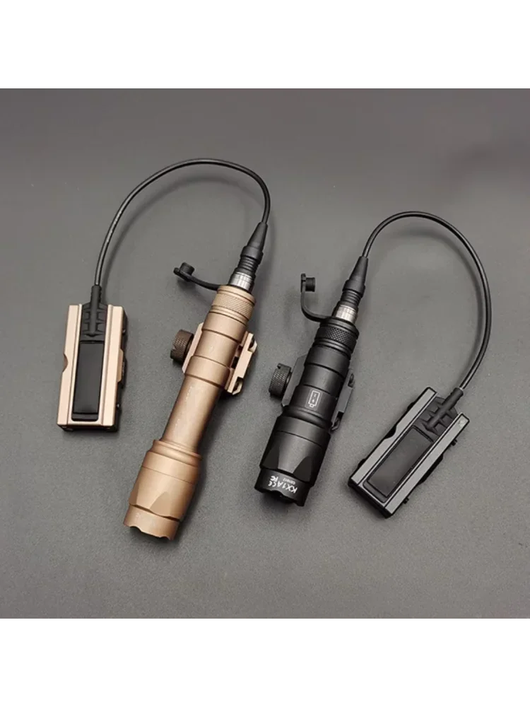 Taktyczna latarka LED M600C M300A z pilotem zdalnego sterowania, światło do broni do polowań na świeżym powietrzu, pasuje do szyny 20MM. — 2
