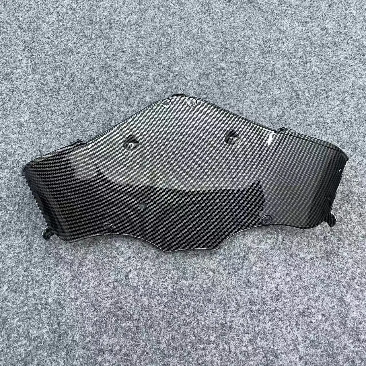 

ABS motorcycle fairing is suitable for GSXR1000 GSX1000R K5 large R hood lower plate head lower plate 05-06 carbon fiber paint