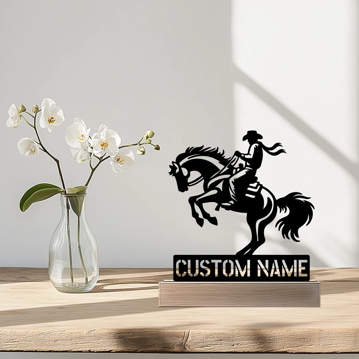 1pc Moderna Underling Nome personalizzato Statua in metallo con base in legno Ornamento in ferro Scultura in latta Artigianato d'arte con base in legno