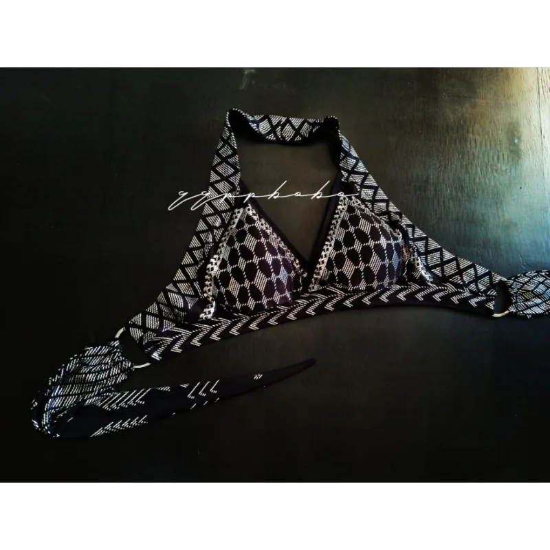 

Индивидуальный топ для танца живота Fusion Tribal с новым узором, имитирующим стилем Assuit черного и серебристого цвета