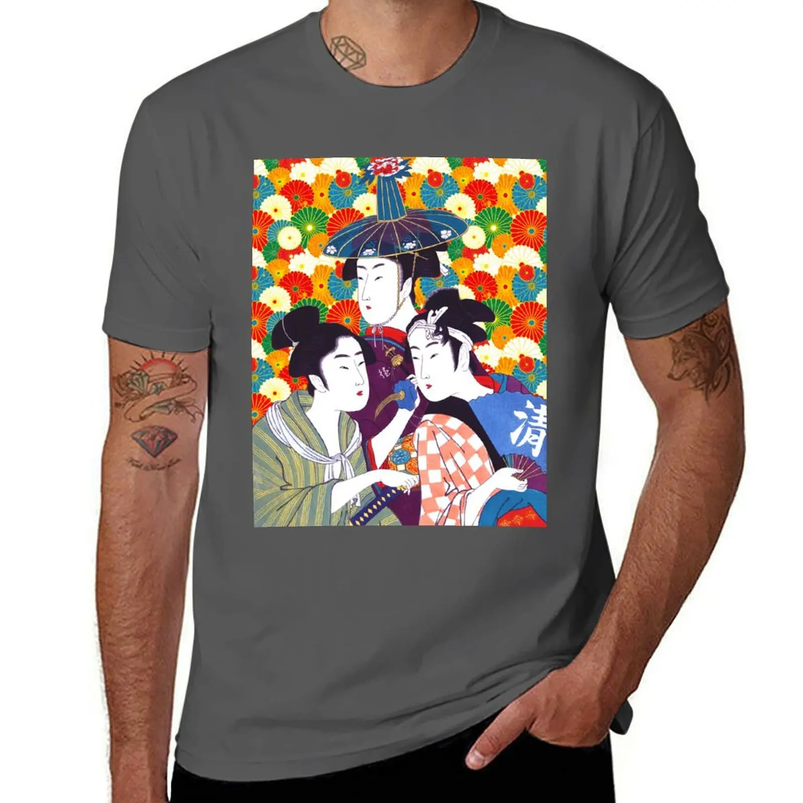 

Гейша, три молодых мужчины или женщины, восстановленная антикварная футболка с японским деревянным принтом Ukiyo-e от Utamaro Kitagawa