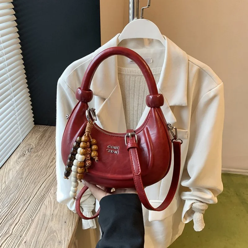 

Chic Ladies Shoulder Bag By Luxury Brand - Elegant Leather Handbag From Famous Designer For Women