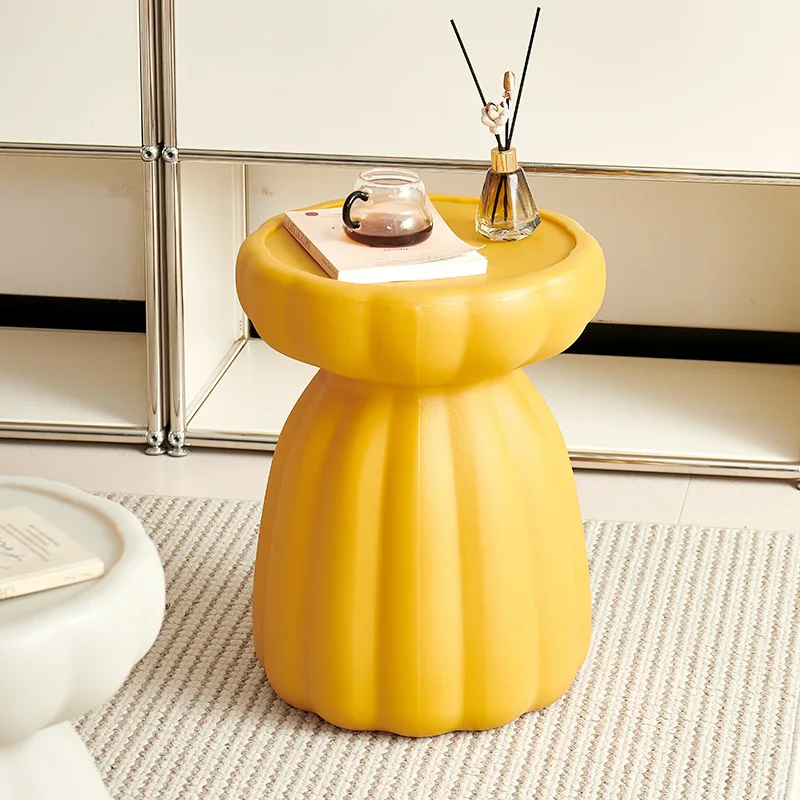 Nordic wind edge few creative sofa cement small coffee table bed and breakfast bedside table cream wind corner few ins Internet