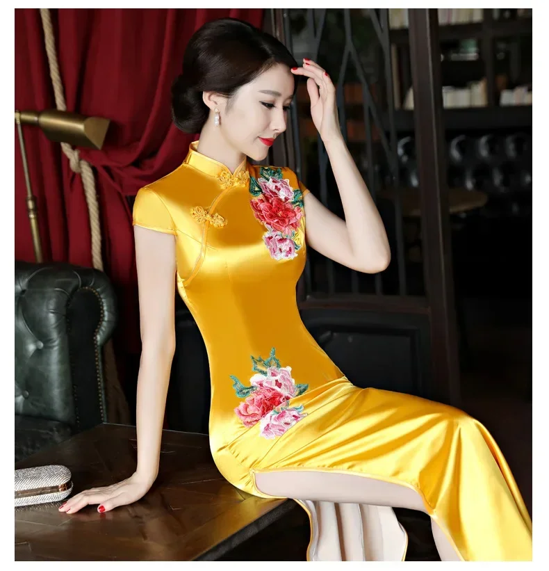 

Classical Women Long Show Satin Chinese Dress Elegant Slim Embroidery Flower Qipao Cheongsam Retro Mandarin Collar Evening Gown