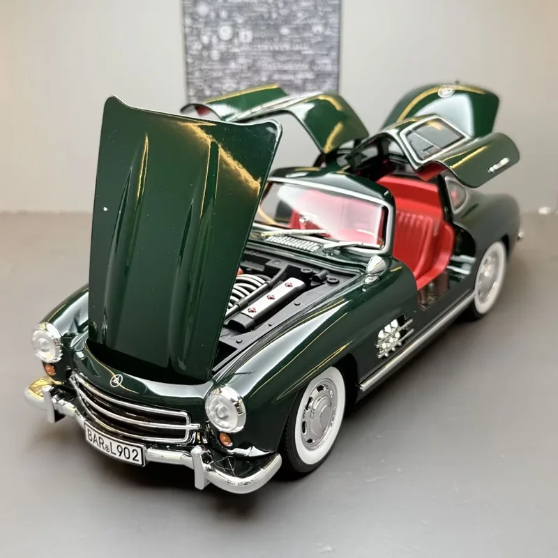 

1:18 300SL сплав, классическая модель спортивного автомобиля, литая под давлением металлическая ретро-старая гоночная машина, модель автомобиля, имитация звука, свет, детская игрушка в подарок