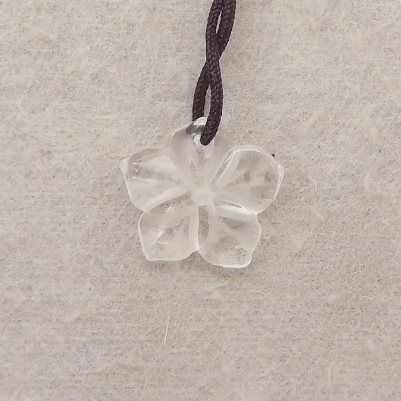 White Quartz Flower-Shaped Pendant with Translucent Sparkle for Artisanal Jewelry & Elegant Designs 15x15x3mm-1.1g