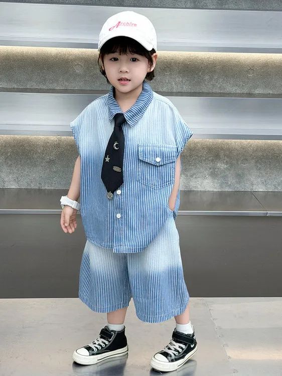 男の子夏カジュアル薄手デニムセットノースリーブベストとショートパンツツーピーススーツ子供ファッションクールでハンサム