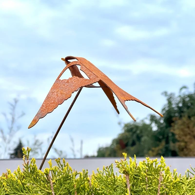Rustic Swallow Bird Garden Stake Metal Decor, 3D Flying Swallow Ground Stake for Outdoor Courtyard, Rusty Yard Art