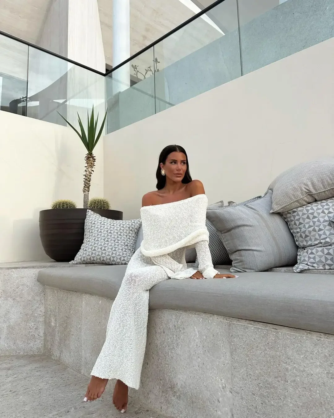 Abito lungo elegante in maglia bianca a maniche lunghe per le donne Abiti aderenti senza spalline senza schienale alla moda Abiti estivi da spiaggia