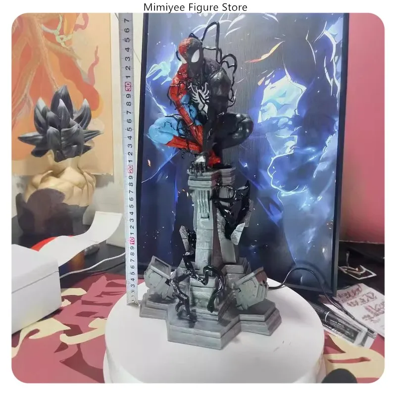 38cm Homem-Aranha Venom Symbiote Acuching Led Light Up Estátua Coleção de filmes Modelo Decoração Presente ​