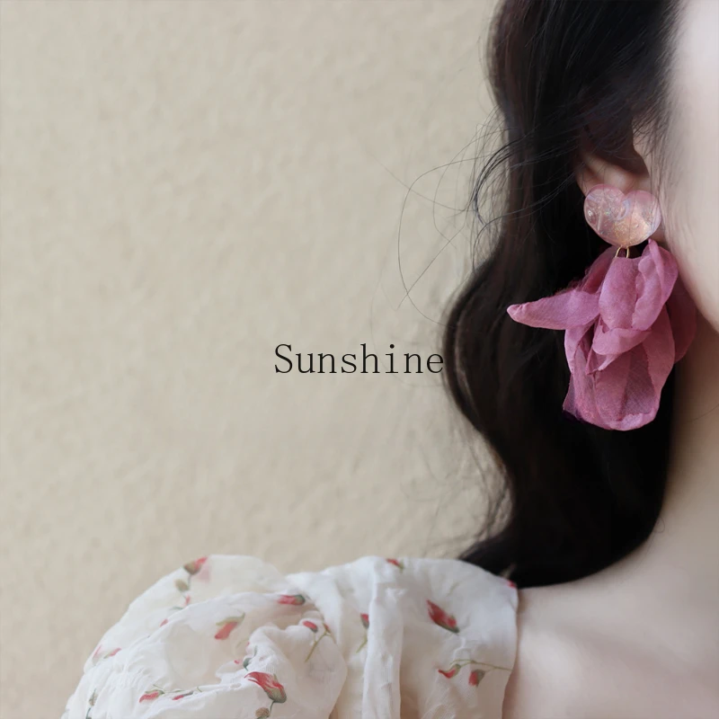 

Rose pink love chiffon fabric sweet Mori earrings mosquito coil disc ear clips