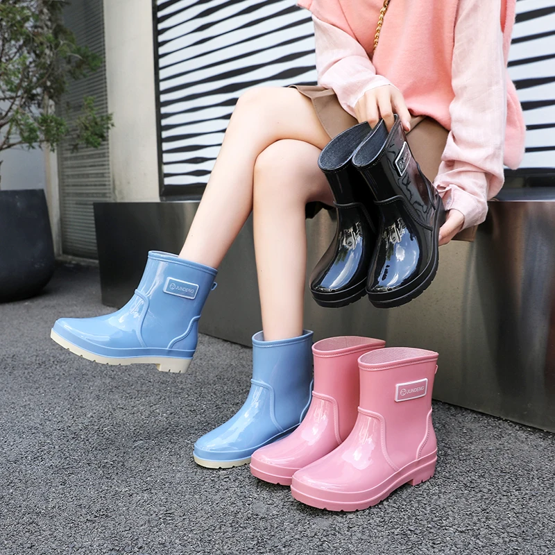 

Fashionable Waterproof Kitchen Rain Boots Women's Casual Short Tube Boots Anti-Slip Wear-Resistant Four Seasons PVC Shoes