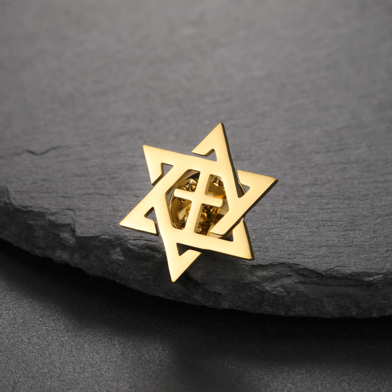 LIKGREAT Spilla con croce esagramma per donna Uomo Stella di David Chai Pin Gioielli ebraici in acciaio inossidabile Protezione Amuleto fortunato Regalo