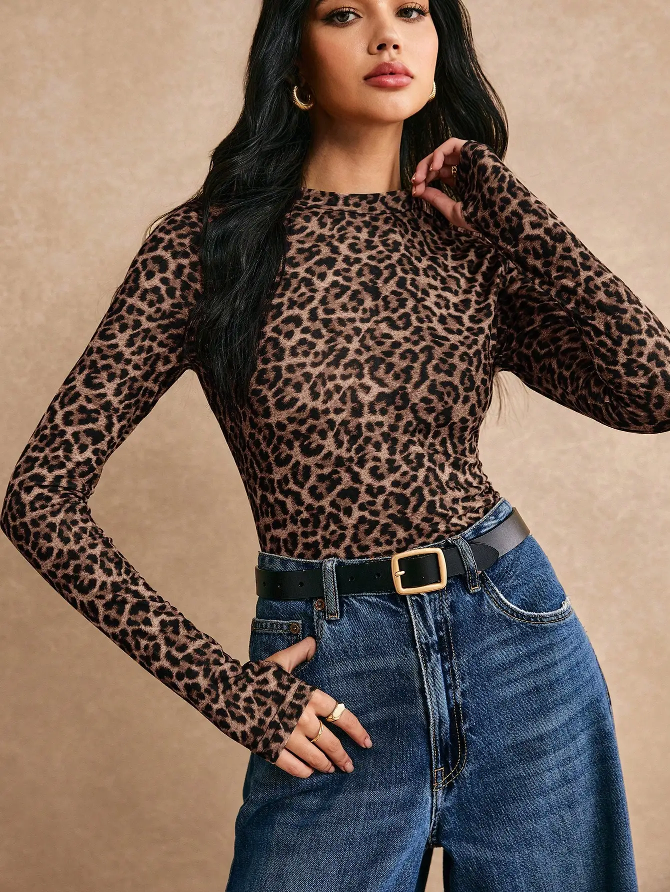 

Leopard Print Long Sleeve Top with Thumbholes, Stretchy Fitted Design