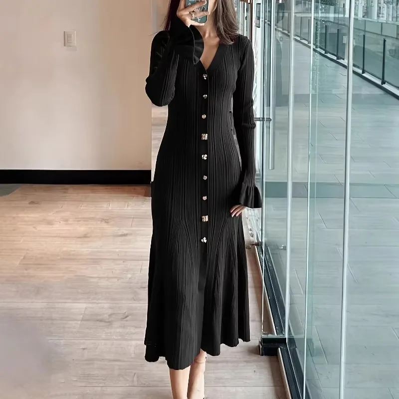 Autumn and Winter French Pullover Dress Slim Fit and Slimming Knitted Women's Long Sleeved Temperament Long Skirt