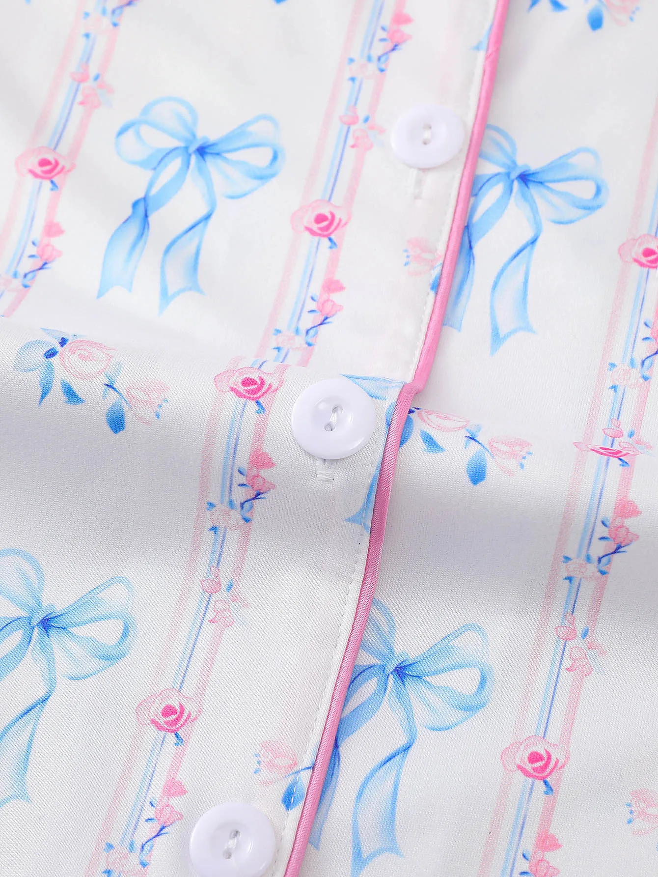 Bow print can be worn on women\'s pajamas lapel button short sleeved tops and loose shorts women\'s home wear