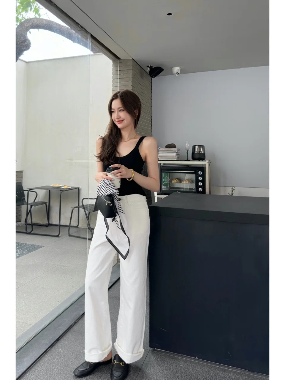 

High Waist Wide Leg Denim Jeans Women's Classic Style R0W Elegant Simple Design in Black And White Blue Cotton Stretch Fabric
