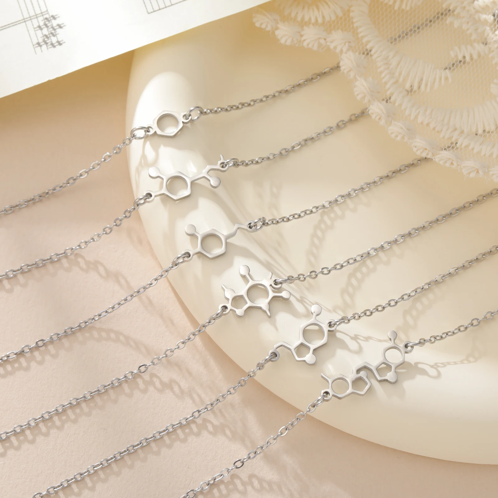 Амулетный браслет Skyrim с молекулами химических веществ для женщин, украшение с кофеином, допамином, бензолом, серотонином, адреналином, молекулярная медицина