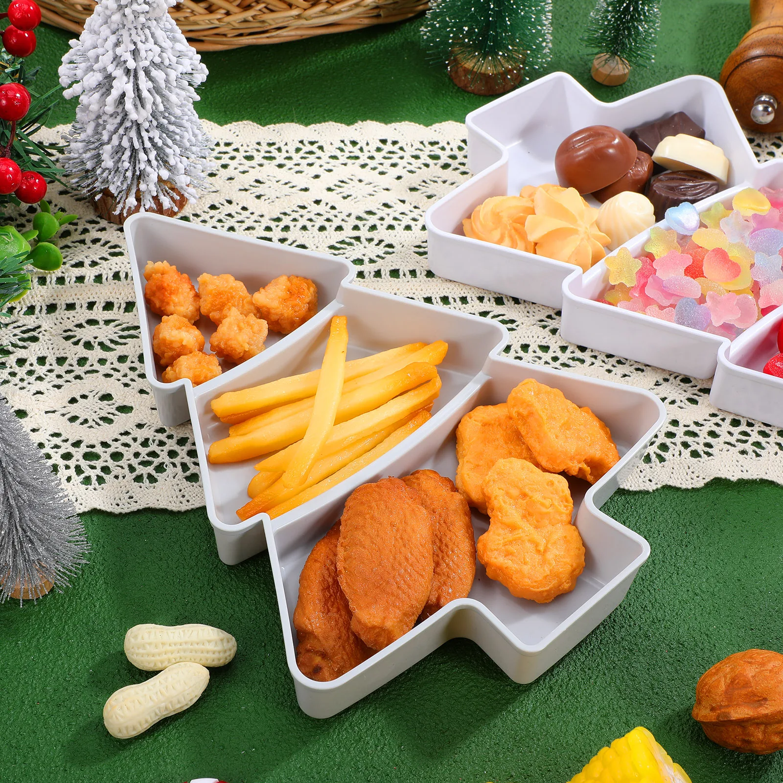 

2Pcs Creative Christmas Tree Plate Washable Snack Serving Tray for Nuts Fruits Appetizers Holiday Gathering Tableware
