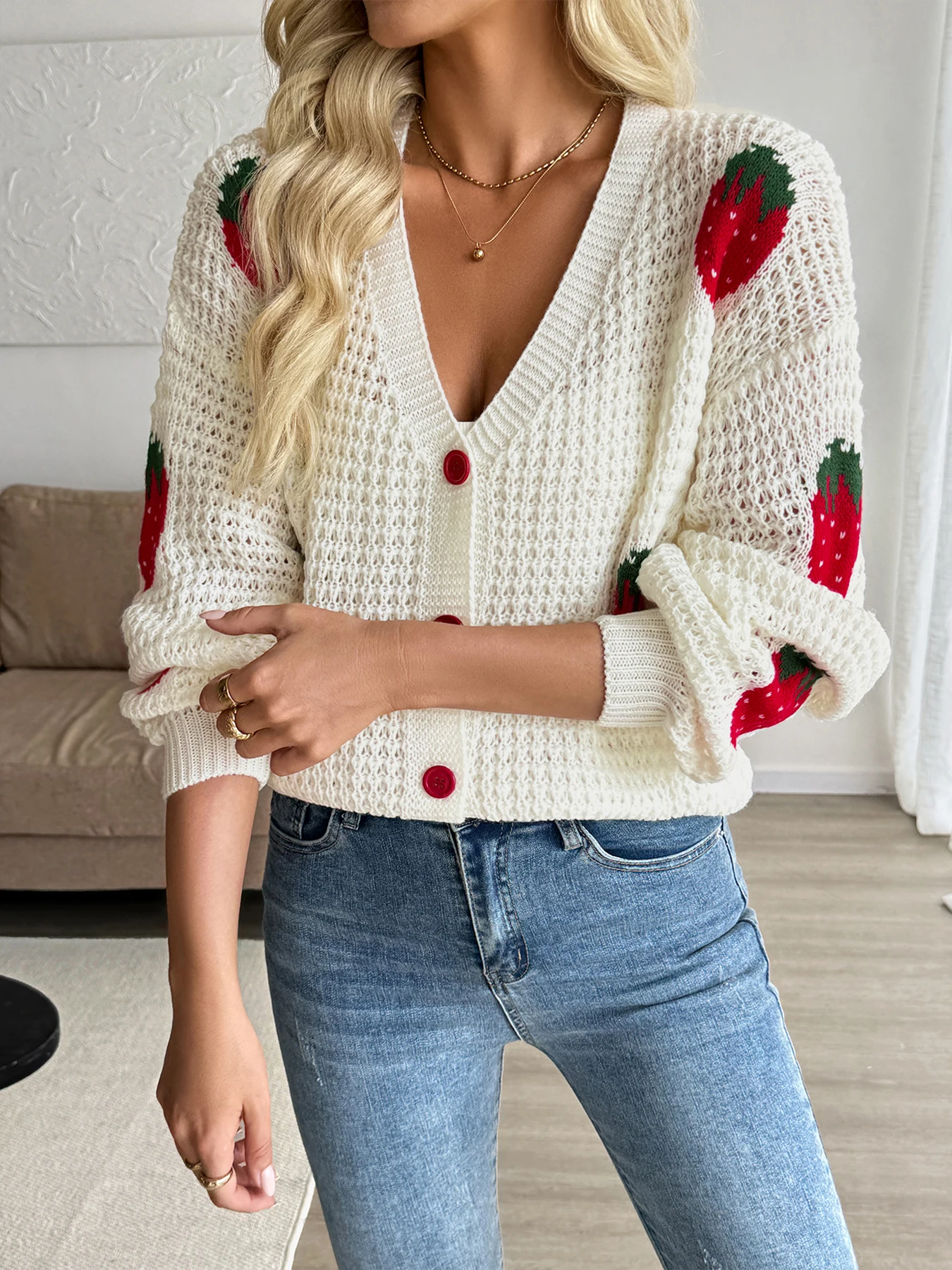 

New strawberry-patterned V-neck cardigan knitted sweater for women in the autumn and winter of 2025 in Europe and America