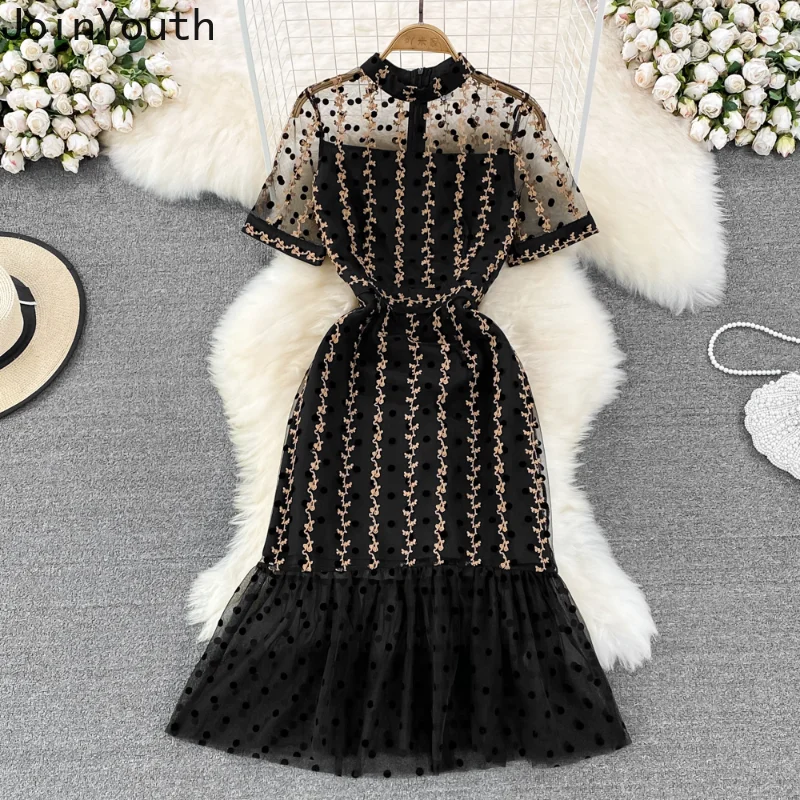 

Temperament Woman Dress